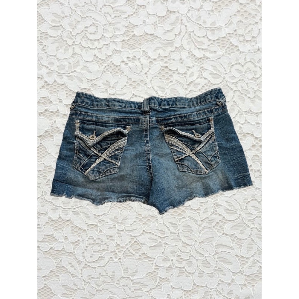 vintage rue 21 low rise denim mini shorts with cute butt pockets
